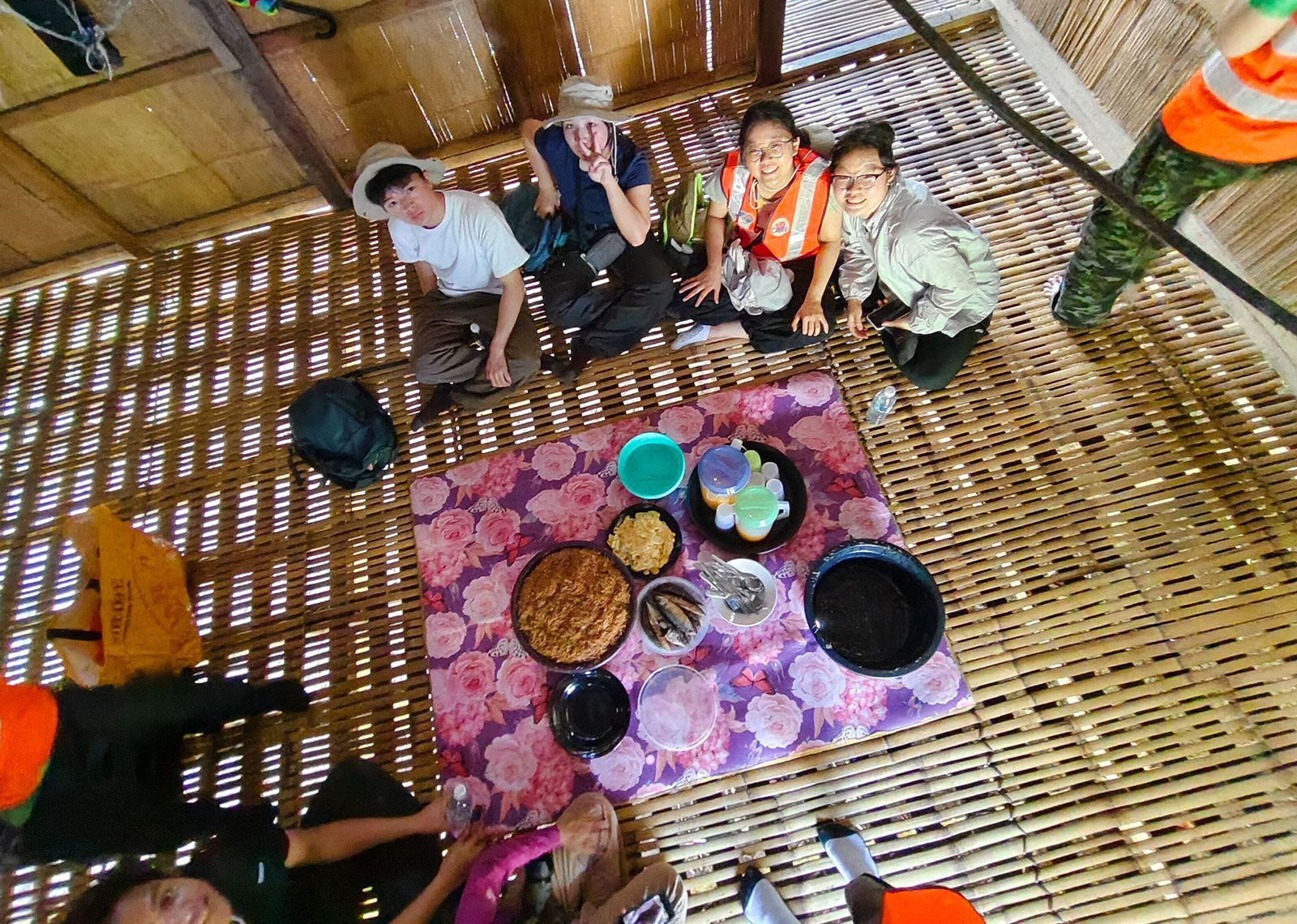 Lunch at the Tok Batin (Village chief)’s house. We were treated to a large portion of fried bihun, fluffy omelettes, and salted fish